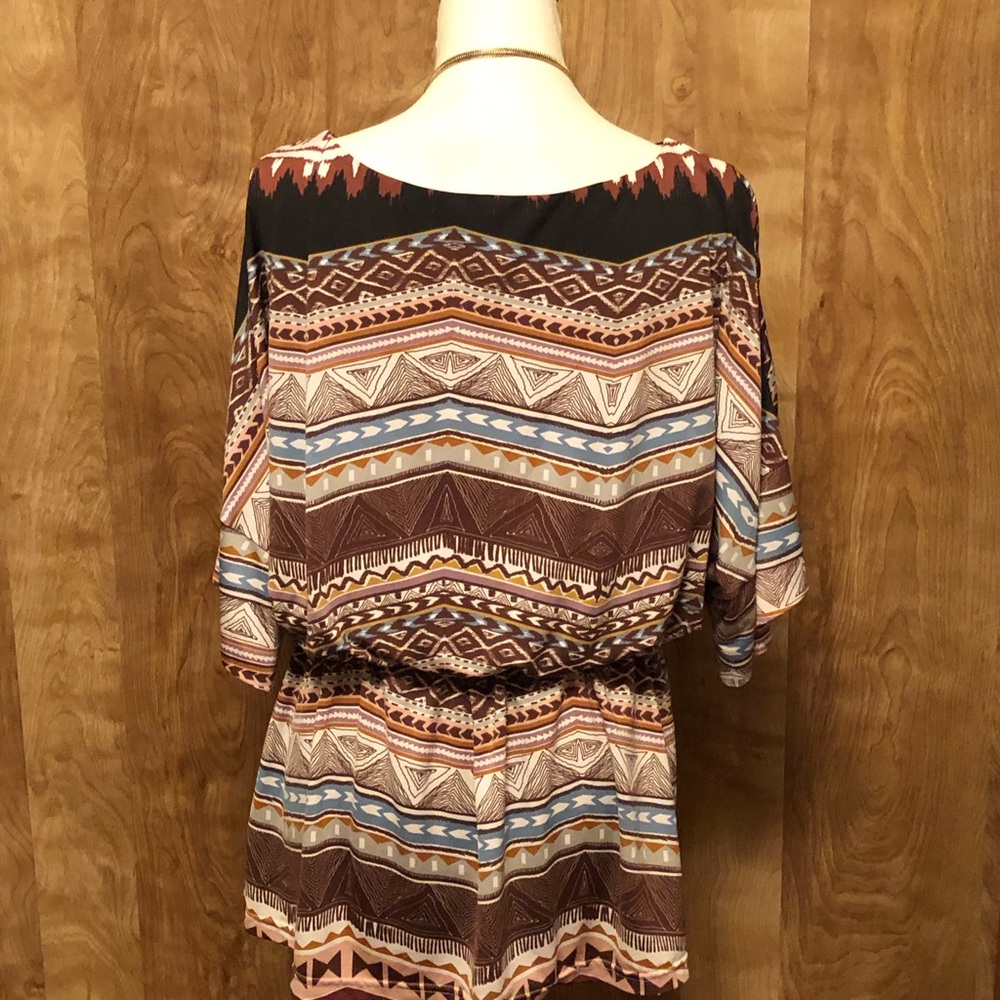 Woman’s Plus Size Top - Picture 2 of 2